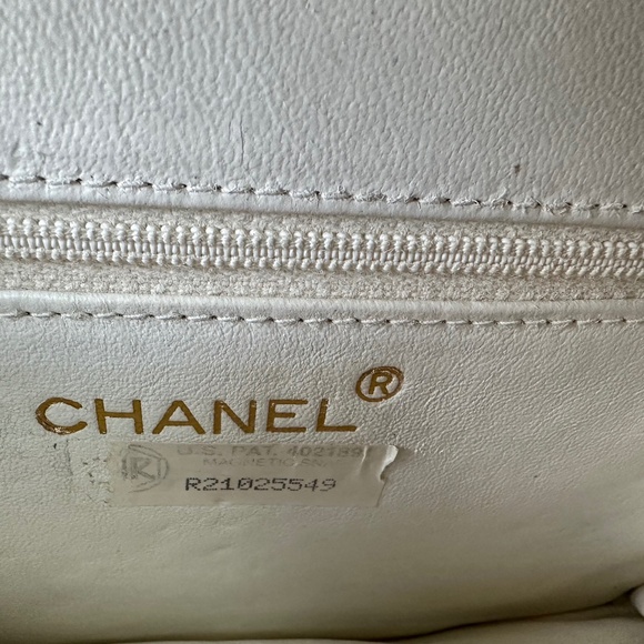 authentic Chanel white purse - Picture 5 of 11